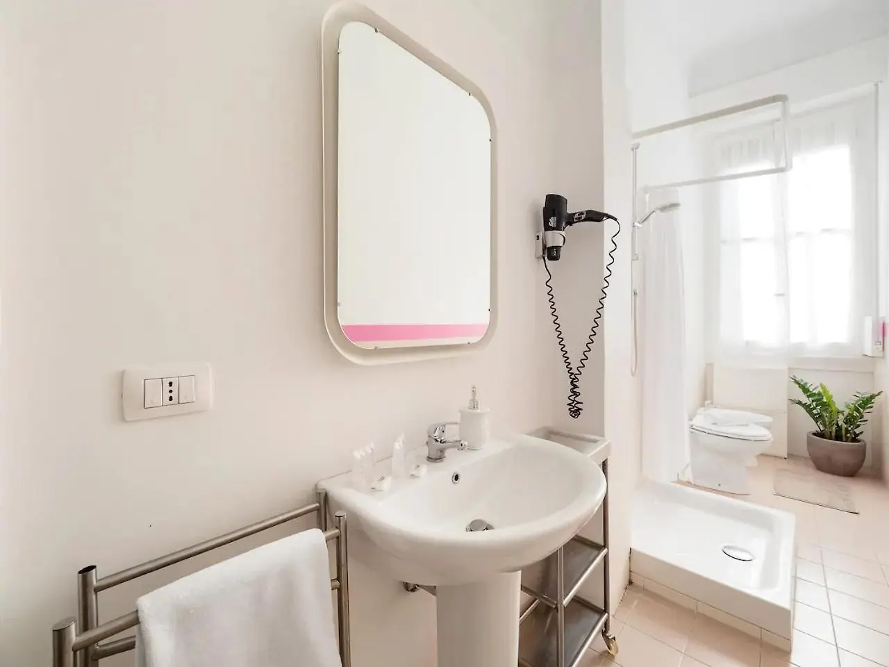 Trilocale 4/5 Ospiti In Stazione Apartment Milan